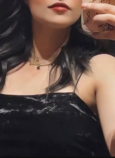 Reem - escort in Cairo Photo 1 of 7