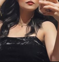 Reem - escort in Cairo Photo 1 of 7