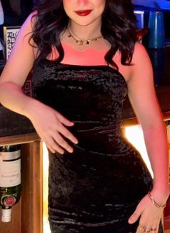 Reem - escort in Cairo Photo 6 of 7