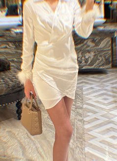 Reem - puta in Dubai Photo 6 of 16