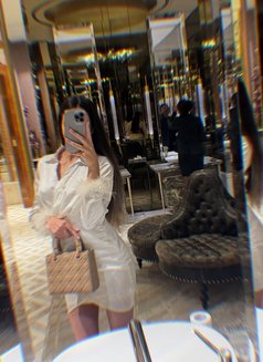 Reem - puta in Dubai Photo 13 of 16