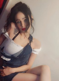 Reem - escort in Beirut Photo 1 of 5