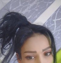 Reem - puta in Beirut Photo 4 of 4