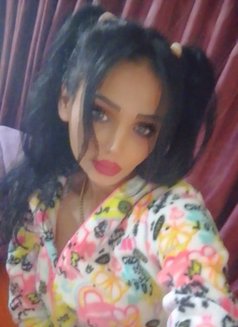 Reem - escort in Beirut Photo 5 of 7