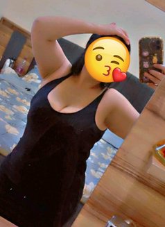 Reem - escort in Ajmān Photo 6 of 9