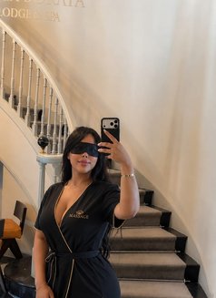 Reem - masseuse in Dubai Photo 1 of 2
