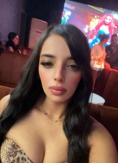 Reem - Acompañantes masculino in Cairo Photo 1 of 4