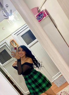 Reem - Acompañantes masculino in Cairo Photo 2 of 4