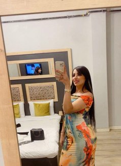 Reem - Acompañantes masculino in Cairo Photo 4 of 4