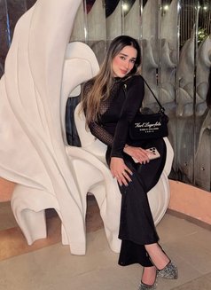 Reem Sharma - puta in Sharjah Photo 3 of 5