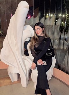 Reem Sharma - puta in Sharjah Photo 5 of 5