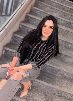 Reem - escort agency in Erbil Photo 3 of 3