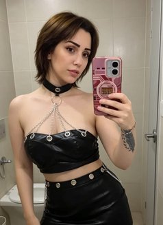 Reem Syrian Model - escort in Dubai Photo 1 of 4