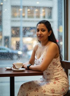 Reema for real sex chat Cam/webcam Fun - puta in Ahmedabad Photo 3 of 3