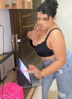 Cam bhabhi - escort in Bangalore Photo 1 of 2