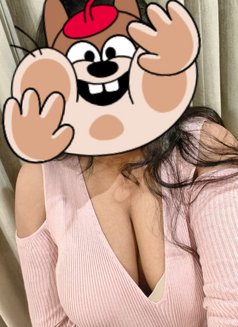 Reema - escort in New Delhi Photo 4 of 6