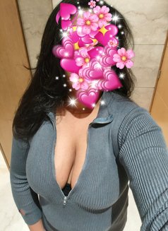 Reema - escort in New Delhi Photo 11 of 11