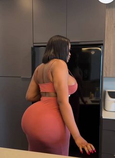 Reembae - puta in Riyadh Photo 2 of 6