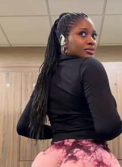 Reembae - puta in Riyadh Photo 4 of 6