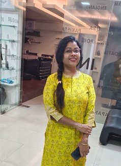 Reena - escort in Chennai Photo 1 of 2