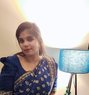 Reena - puta in Chennai Photo 1 of 3