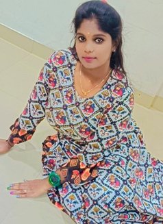 Reena - puta in Chennai Photo 2 of 4