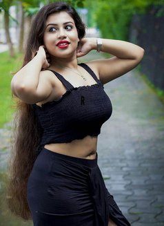 Reena - puta in Chennai Photo 3 of 3