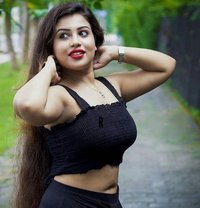 Reena - puta in Chennai