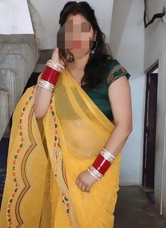 Priya (Cam & Real Meet) - puta in Ahmedabad Photo 3 of 3