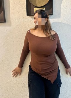 Independent cam - escort in Bangalore Photo 1 of 2