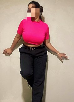 Independent cam - escort in Bangalore Photo 2 of 2