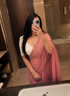 Reena - escort in Jaipur Photo 5 of 5