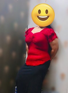 Cam girl - escort in Guwahati Photo 1 of 3