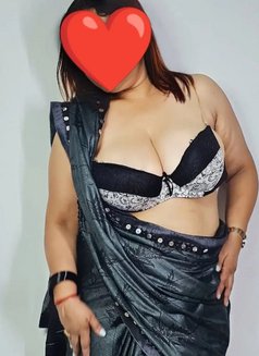 Bhabhi cam - escort in Mumbai Photo 3 of 3