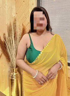Bhabhi cam - escort in Mumbai Photo 1 of 2