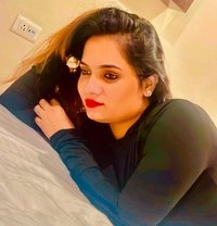 Reena Love - puta in Chennai