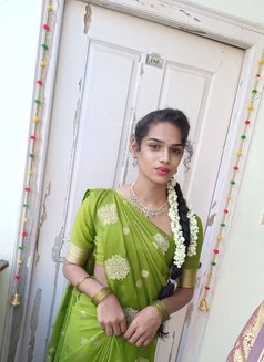 Reena trans girl - Transsexual escort in Hyderabad Photo 7 of 7
