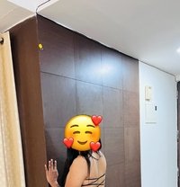 Somya singh - escort in Noida