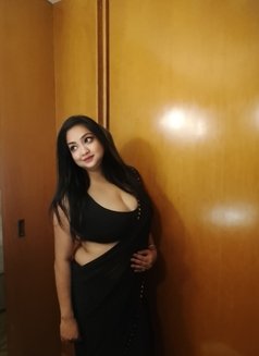 Reena Tandon - escort in New Delhi Photo 3 of 5