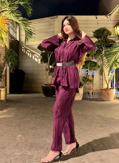 Reetu Sharma - escort in Sharjah Photo 3 of 5