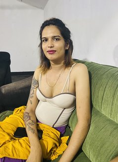 Reeza Shenel - Transsexual escort agency in Colombo Photo 5 of 9
