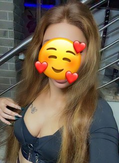 Regina - puta in Bangalore Photo 3 of 3