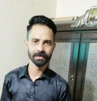 Regnor - Male adult performer in Lahore