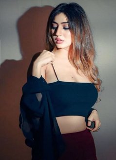 Reham - puta in Karāchi Photo 2 of 6