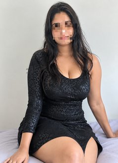 Rehana - escort in Colombo Photo 4 of 6