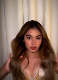 Young and Wild Reign 🤤 - puta in Hong Kong Photo 2 of 8