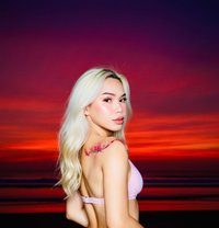 Reign - Transsexual escort in Manila