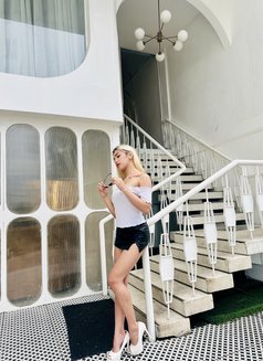 Reign - Transsexual escort in Manila Photo 7 of 11