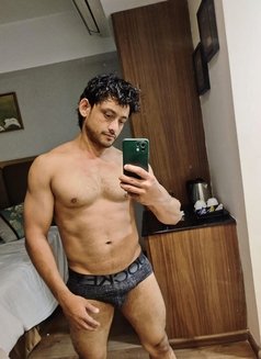 Reignite the Spark with Erotic Massage - Acompañantes masculino in Hyderabad Photo 6 of 6