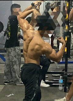 Reignnn STR8 - Male escort in Manila Photo 4 of 4